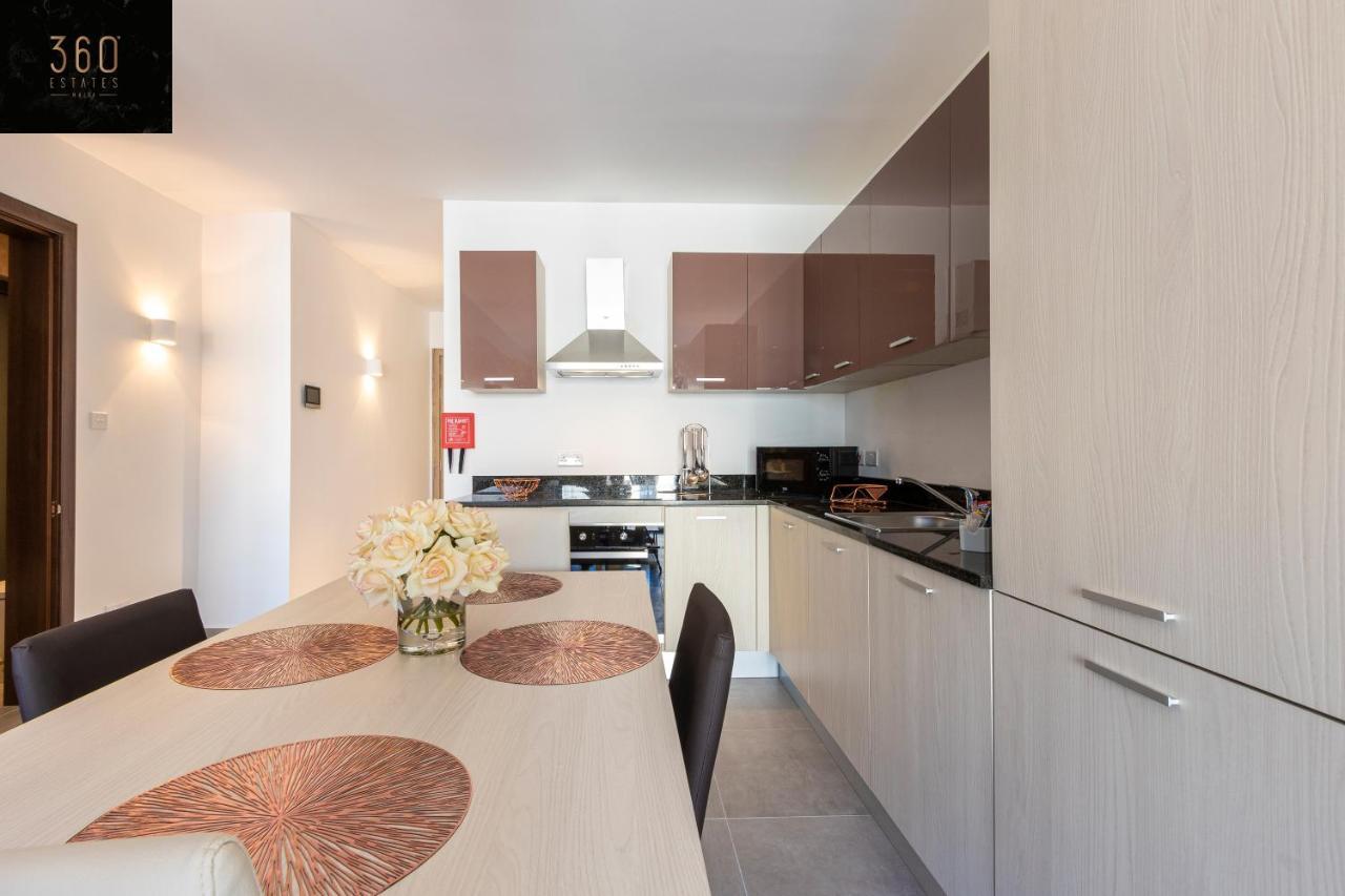 High-End Central Apt With Comfy Bed & Super Wifi By 360 Estates San Gwann Bagian luar foto